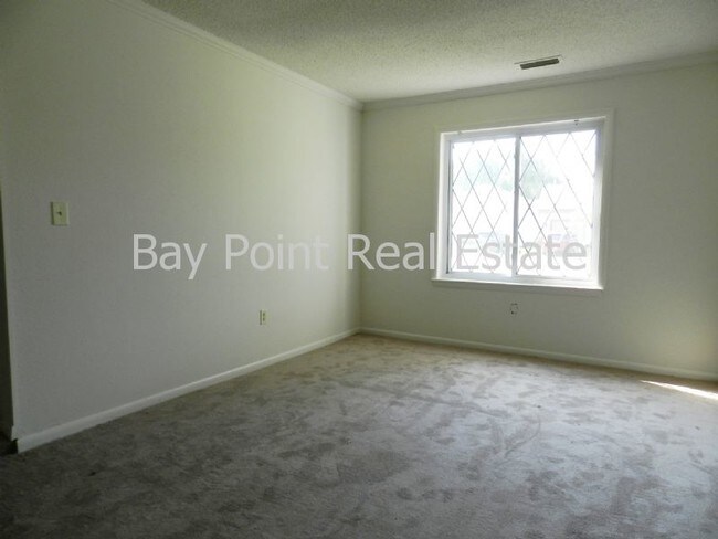 Building Photo - 1704 Delaney St