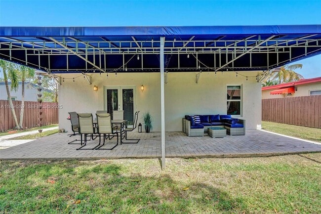 Building Photo - 1000 Matanzas Ave