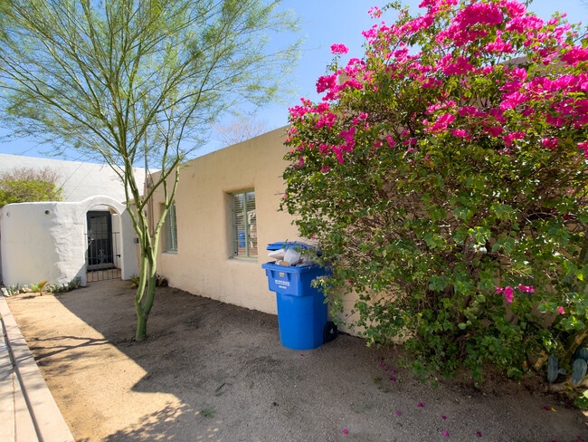 Photo - 1330 E Coronado Rd House