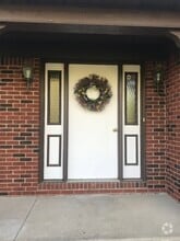 Building Photo - 990 Pelee Dr