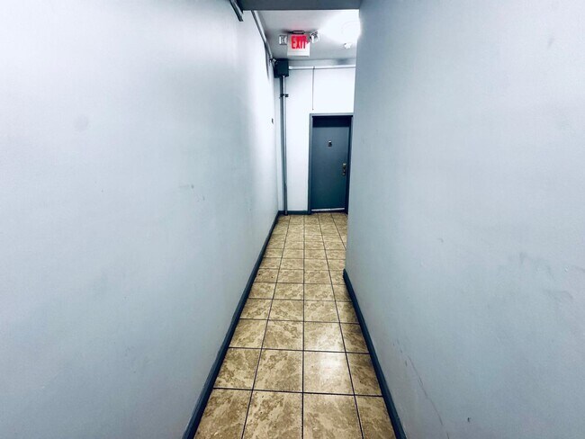 Foto del edificio - 66 Tuers Ave