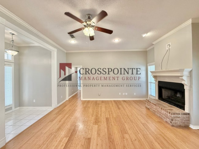 Foto del edificio - Tour Today! Charming 3-Bedroom, 2-Bath Home with Cozy Fireplace!