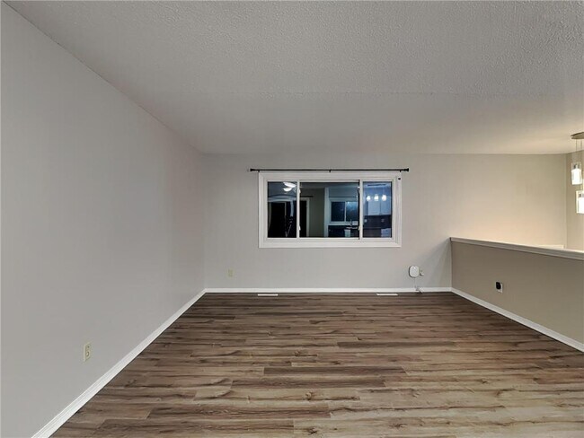 Foto del edificio - 6865 Buckingham Rd