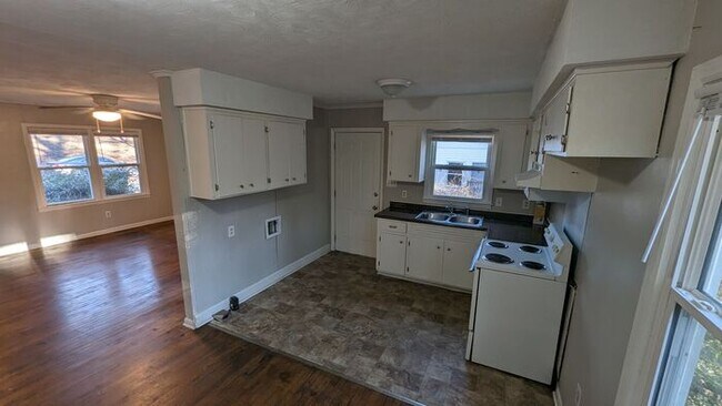 Foto del edificio - 407 Yardley Ct