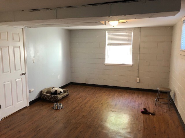 Building Photo - 8989 E 12th Ave