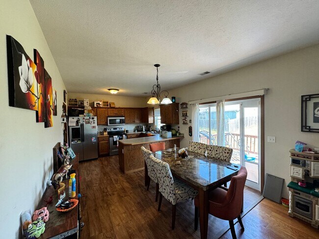 Foto del edificio - 3 Bedroom Home in Quiet Cul-de-sac!