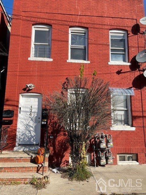 Primary Photo - 174 Pulaski Ave