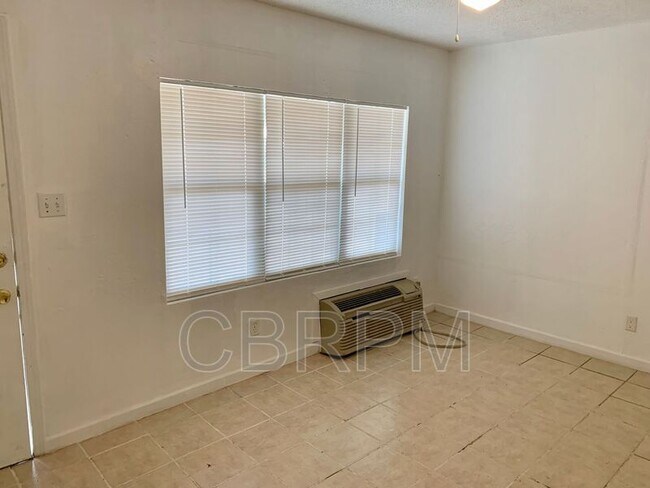 Foto del edificio - 2320 Colgate St