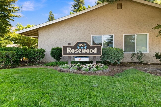 Building Photo - Rosewood Apartments