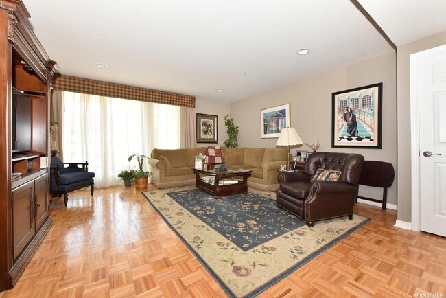 Foto del edificio - 100 Harbor View Dr