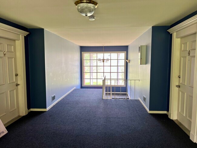 Foto del edificio - 430 Fox Hills Dr N