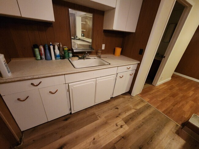 Foto del edificio - 497 E Main St