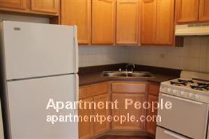 Building Photo - 916 W Dakin St