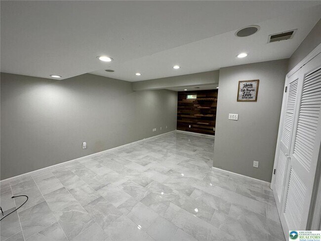 Foto del edificio - 112 Knollwood Dr