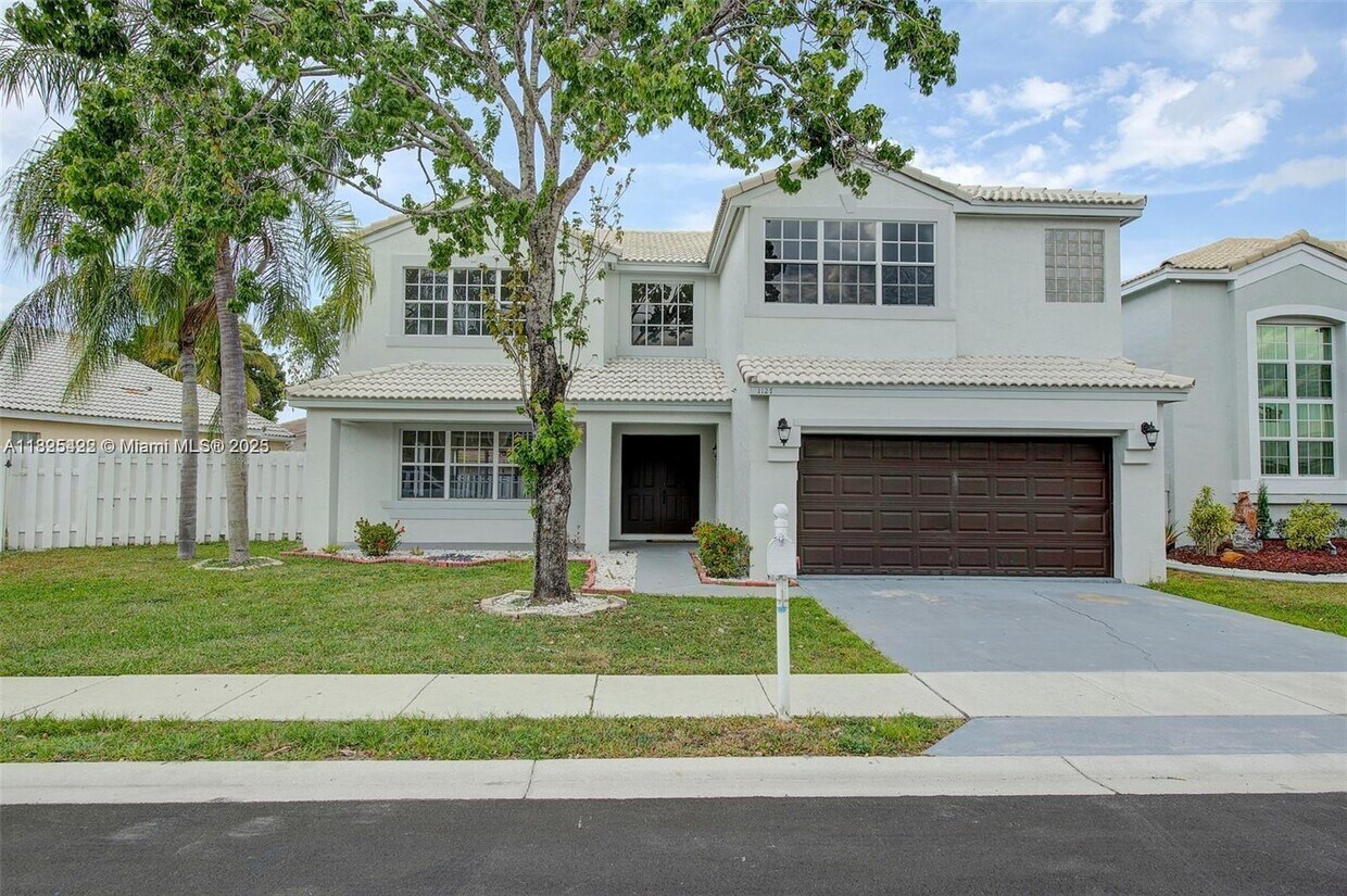 Primary Photo - 1127 SW 104th Way