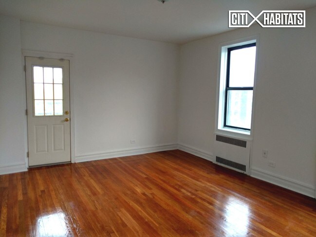 Foto del edificio - 6812 Yellowstone Blvd