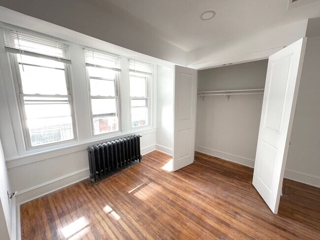 Building Photo - 4312 Spruce St