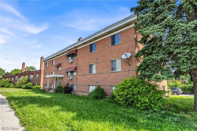 Foto del edificio - 2537 Noble Rd