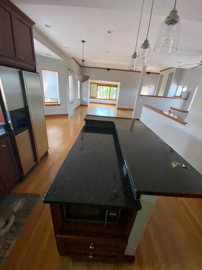 Foto del edificio - 2722 W Leland Ave