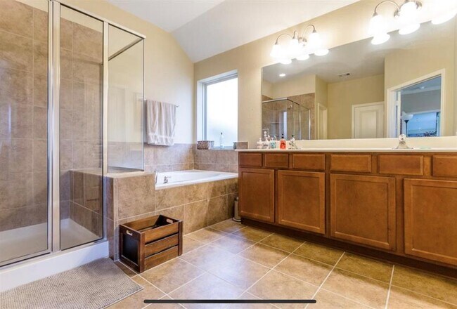 Foto del edificio - 24510 Raven Cliff Falls Dr
