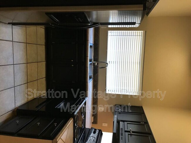 Foto del edificio - 3205 E Crescent Ave