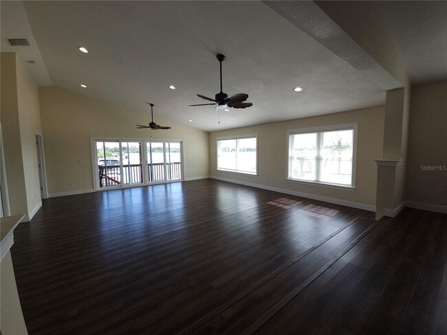 Building Photo - 5346 Bluepoint Dr