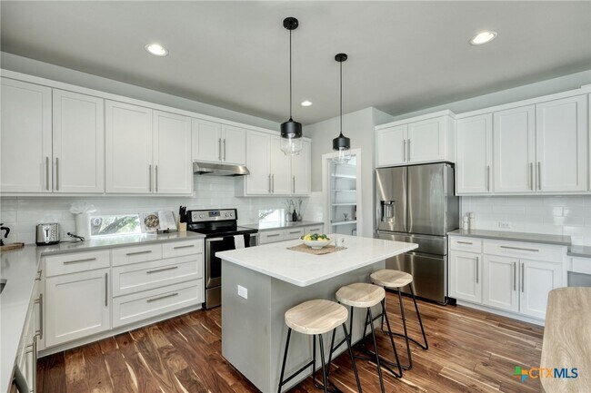 Building Photo - 15500 Enid Dr