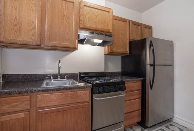 Tiers 13/14 Studio Kitchen Layout - Rocksboro Apartments