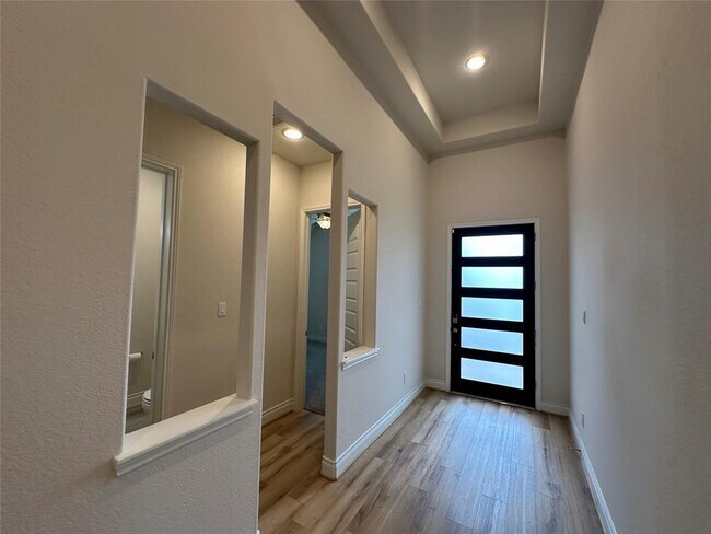 Foto del edificio - 23730 McNabb Spur Ln