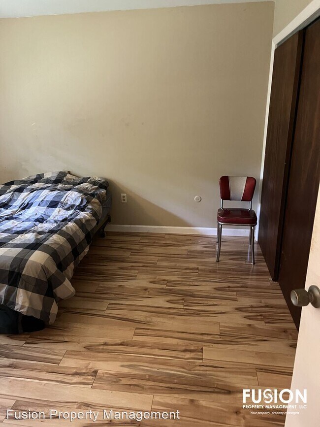 Building Photo - 2 br, 1 bath House - 78 Sandhill Rd #10
