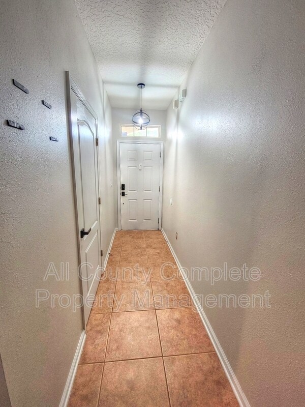 Building Photo - 6131 Bartram Village Dr