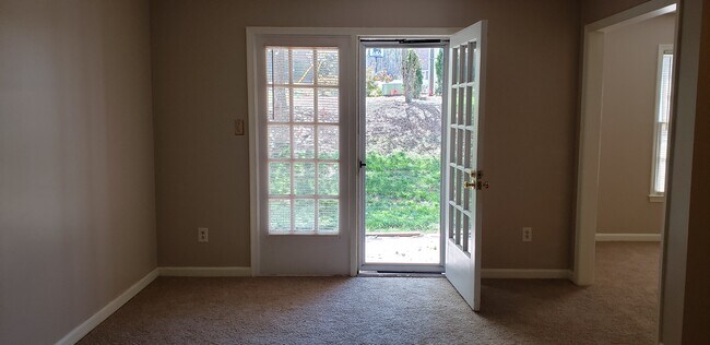 Building Photo - 4700 Lawndale Dr