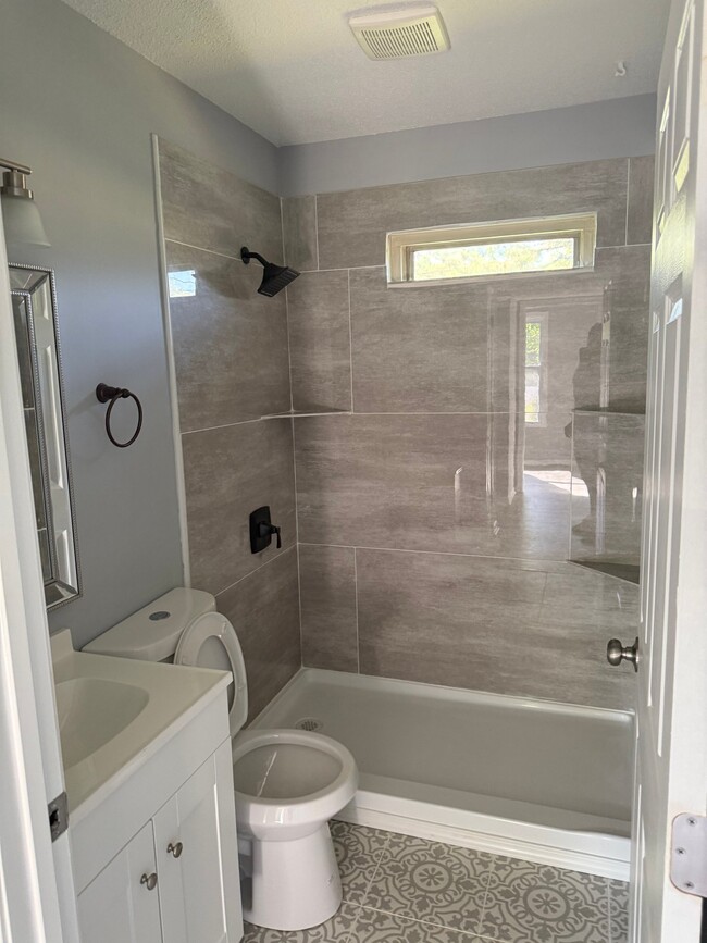 Building Photo - 1602 Forbes Ct