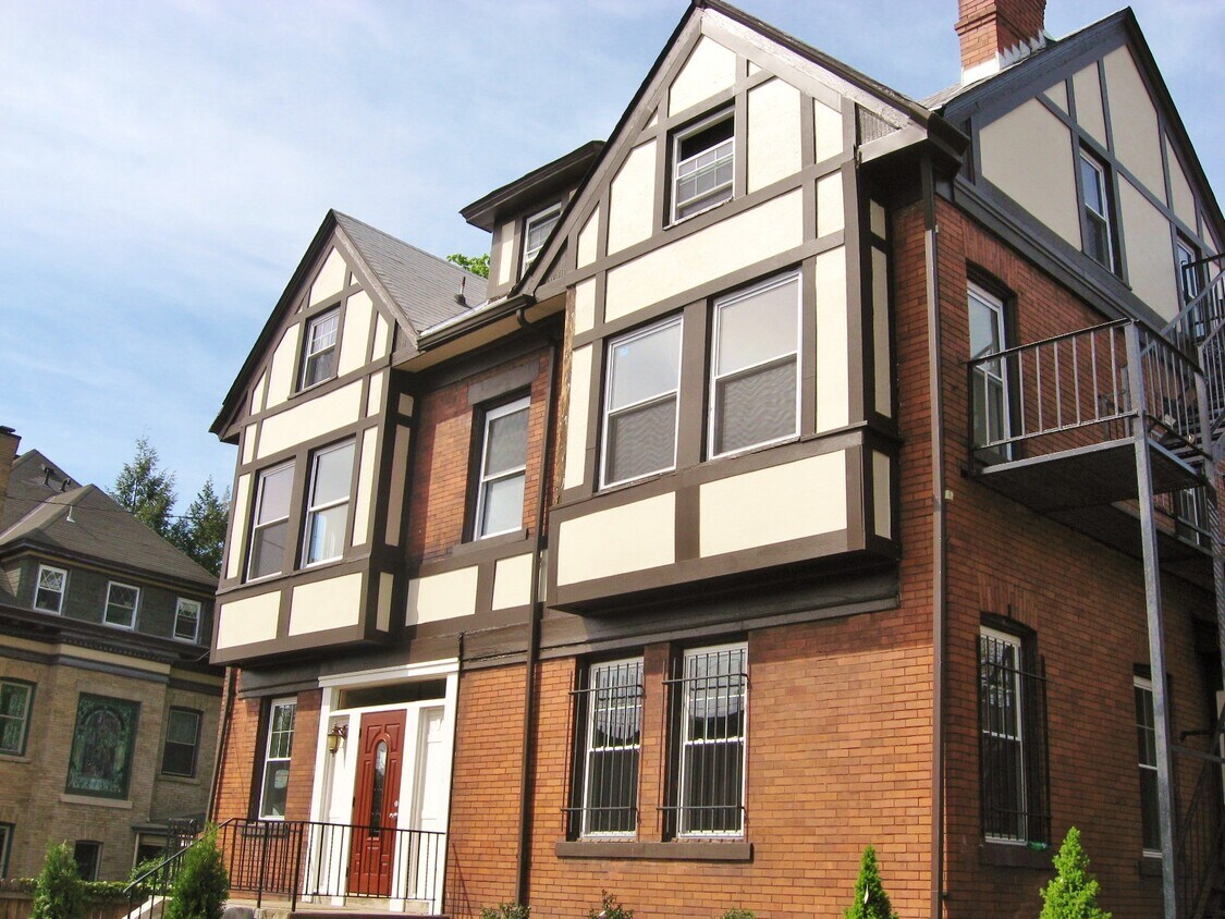Building Photo - 5615 Wellesley Ave