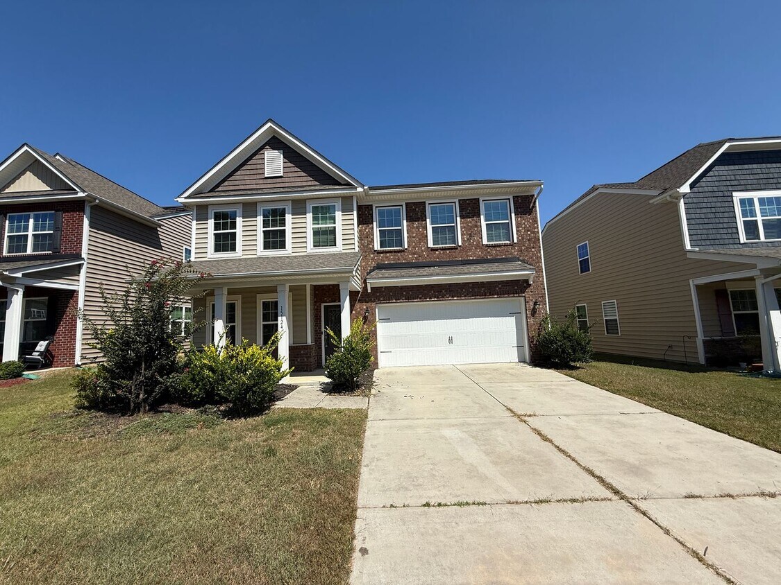 Foto principal - Beautiful Home in Steele Creek!