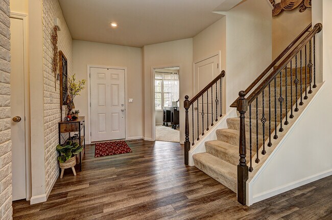 Building Photo - 24541 W Cardinal Point