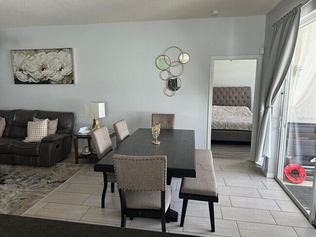 Foto del edificio - 924 Emerald Green Ct