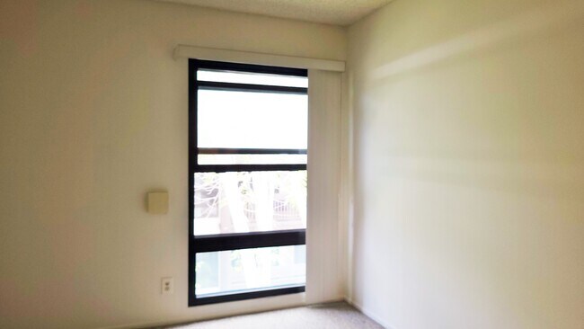 Foto del edificio - 7742 Redlands St