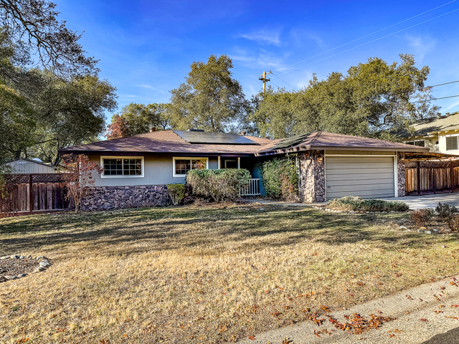 Foto del edificio - Single Story home near Folsom Lake in Gran...