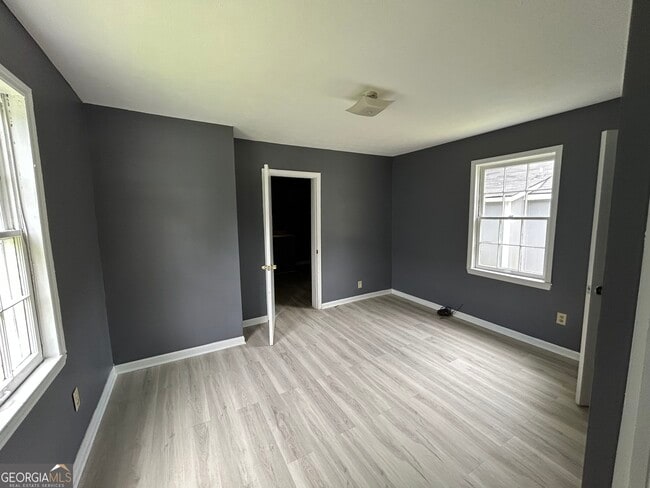 Building Photo - 104 Foch St