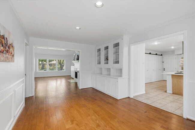 Building Photo - 5410 Indigo St