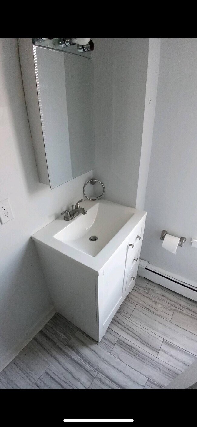 Foto del edificio - 424 E Girard Ave