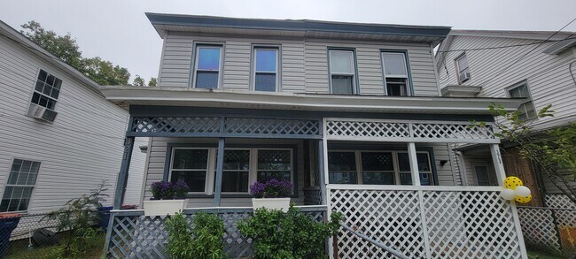 Building Photo - 321 S 4th St