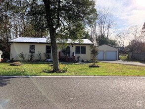 Building Photo - 1805 Indian Ridge Rd
