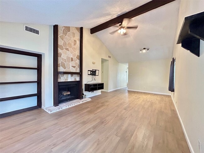 Building Photo - 11699 Village Pl Dr