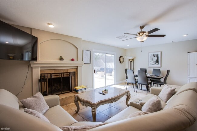 Building Photo - 4 br, 2 bath House - 1012 Eugene Cernan St...