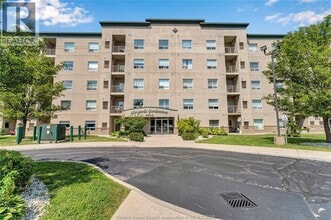 Building Photo - 5000 Wyandotte St E