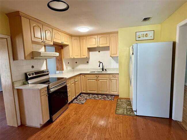 Foto del edificio - 4313 S Hubert Ave