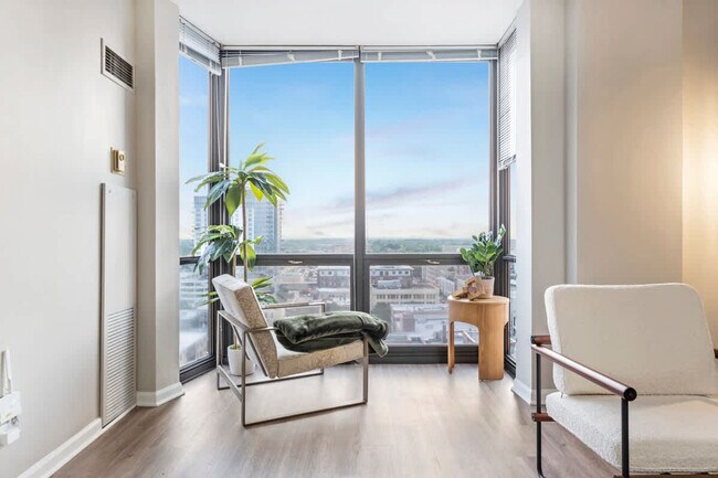 Foto del edificio - 100 Forest Ave