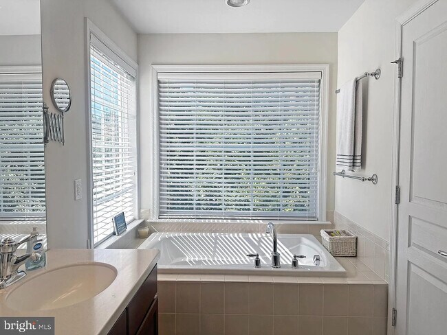 Foto del edificio - 204 Hudson Dr